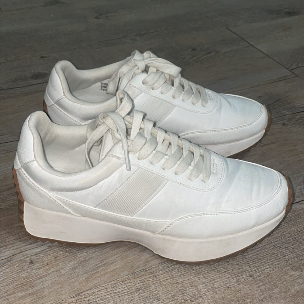 Women’s White Sneaker